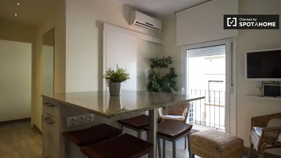 Comedor de Piso de alquiler en Barcelona con Aire acondicionado, Calefacción y Amueblado
