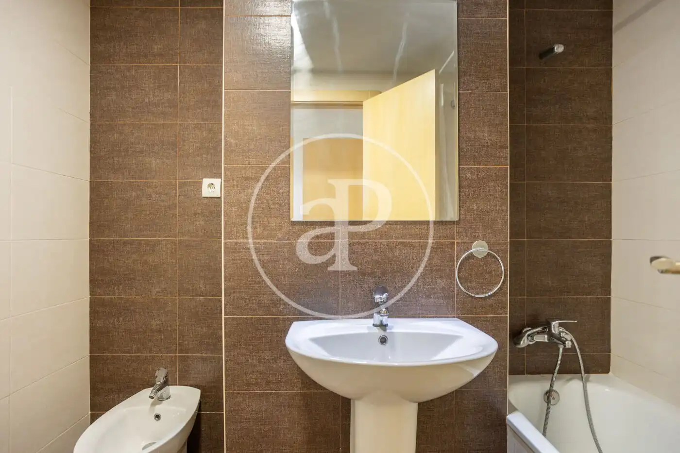 Baño de Piso en venta en Valencia con Aire acondicionado, Calefacción y Jardín privado