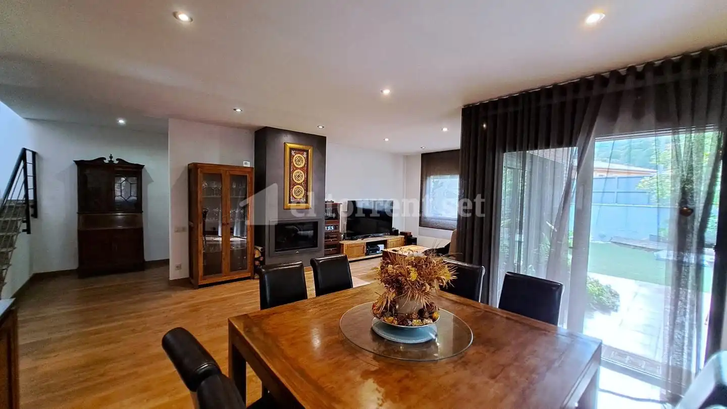 Sala de estar de Casa o chalet en venta en Argentona con Aire acondicionado, Calefacción y Jardín privado