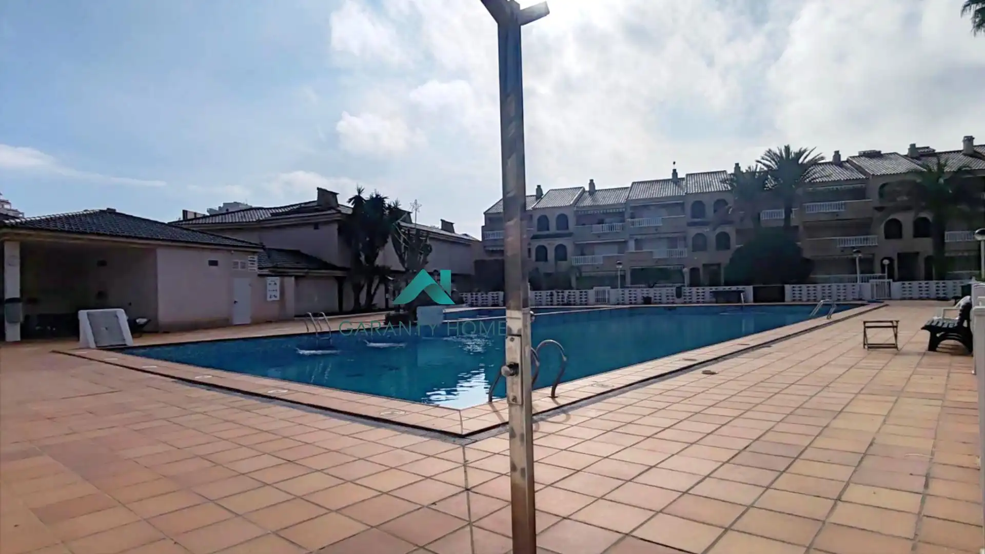 Piscina de Planta baja en venta en La Manga del Mar Menor con Jardín privado, Amueblado y Balcón