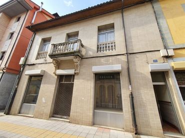 Casa con balcone in vendita a Tineo