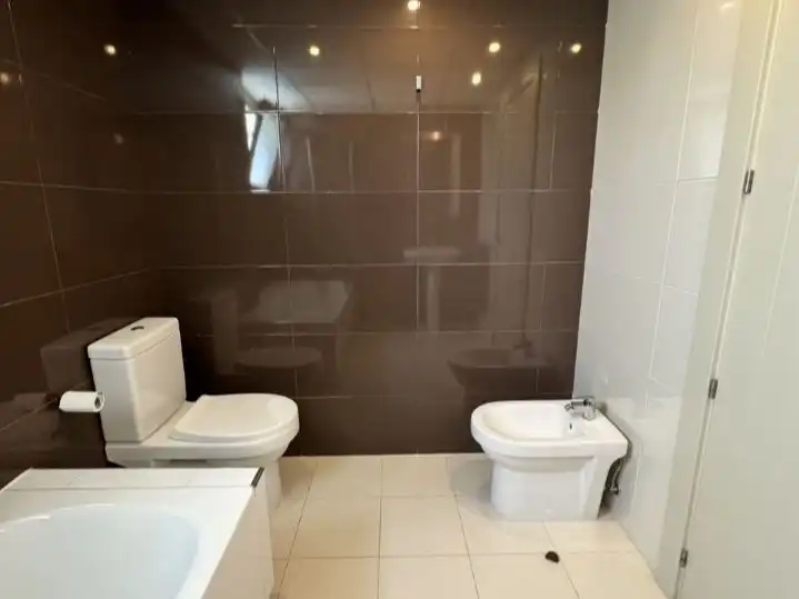 Baño de Piso para compartir en San Enrique - Guadiaro -  Pueblo Nuevo