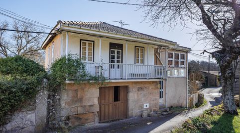 Casa a reformar junto al río con terreno, galpón y hórreo en Vilar de Barrio