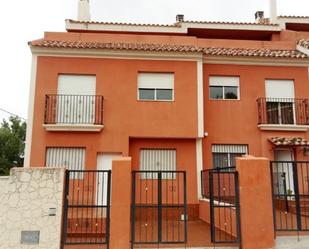 Vista exterior de Casa adosada en venda en Toràs amb Terrassa