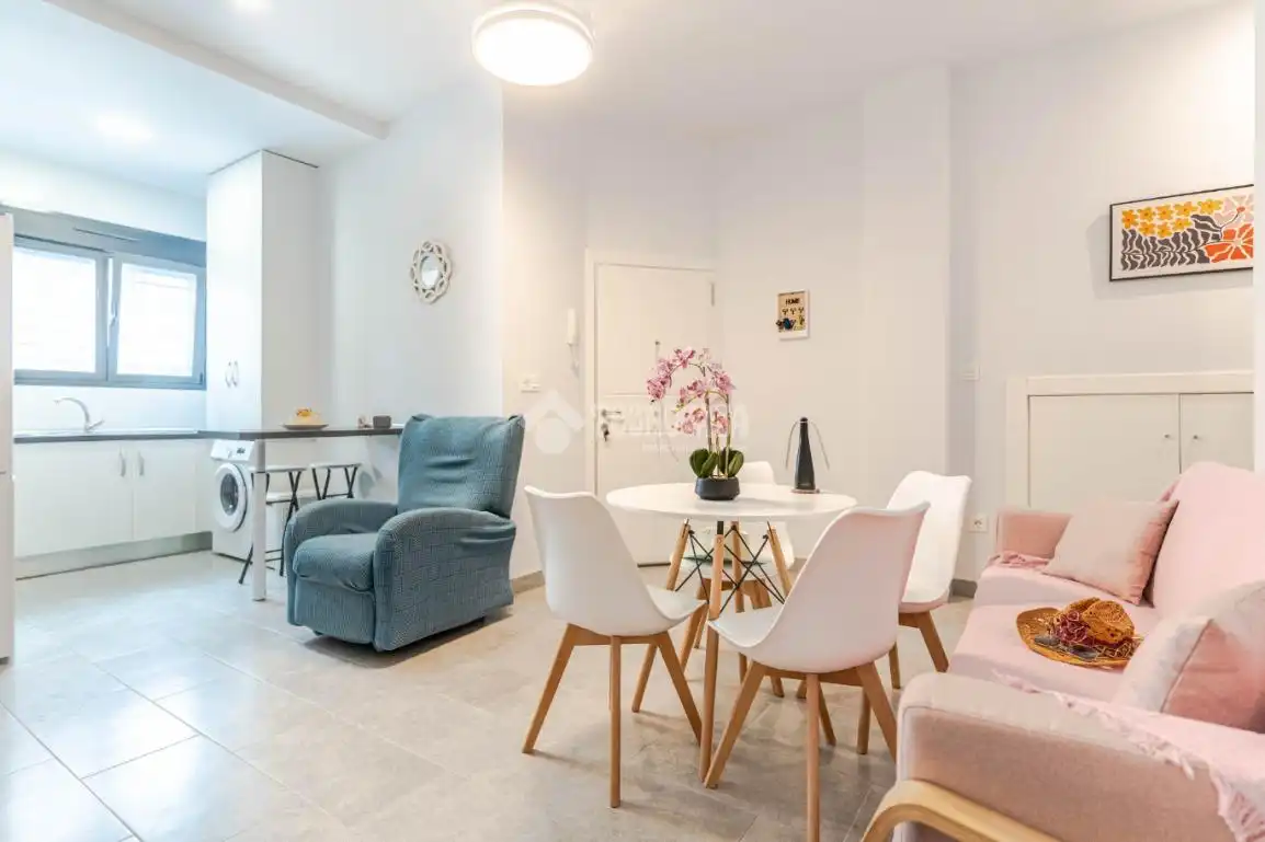 Sala d'estar de Pis en venda en Motril amb Aire condicionat, Terrassa i Traster