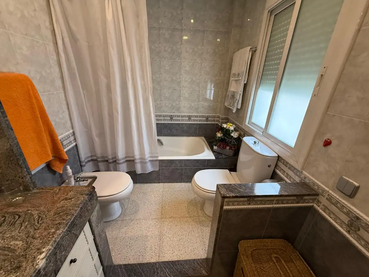 Badezimmer von Haus oder Chalet zum Verkauf in Santa Coloma de Gramenet mit Klimaanlage, Heizung und Terrasse