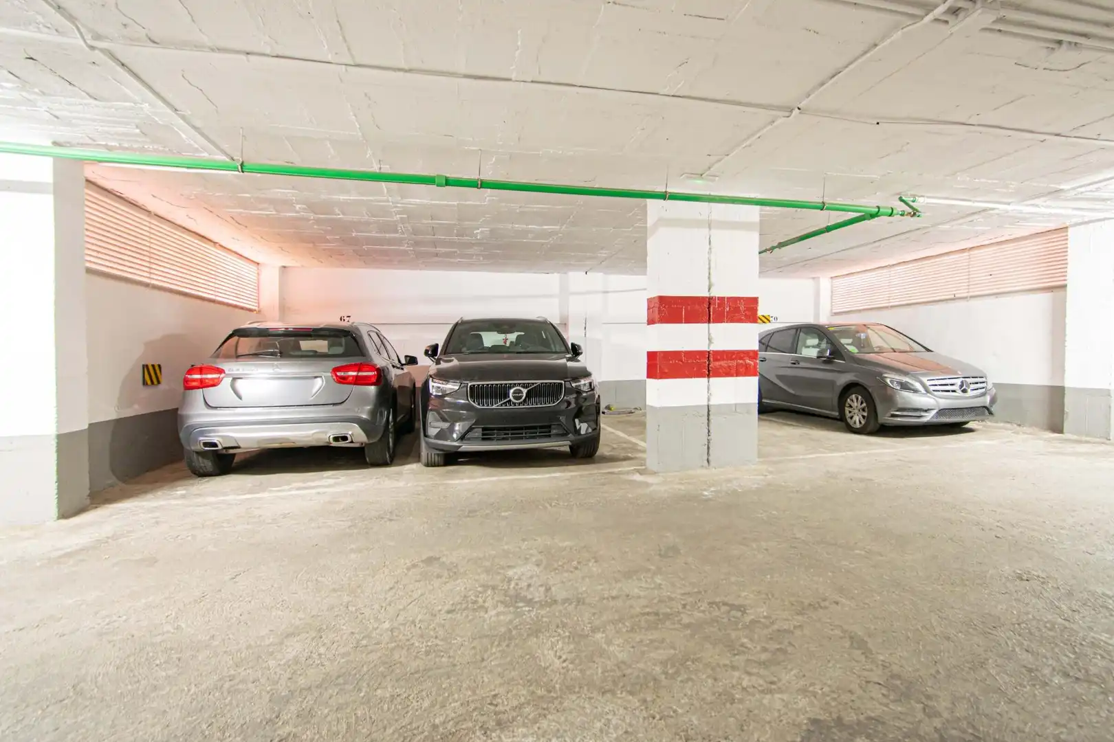 Parking of Attic for sale in Sevilla  with Air Conditioner, Heating and Parquet flooring