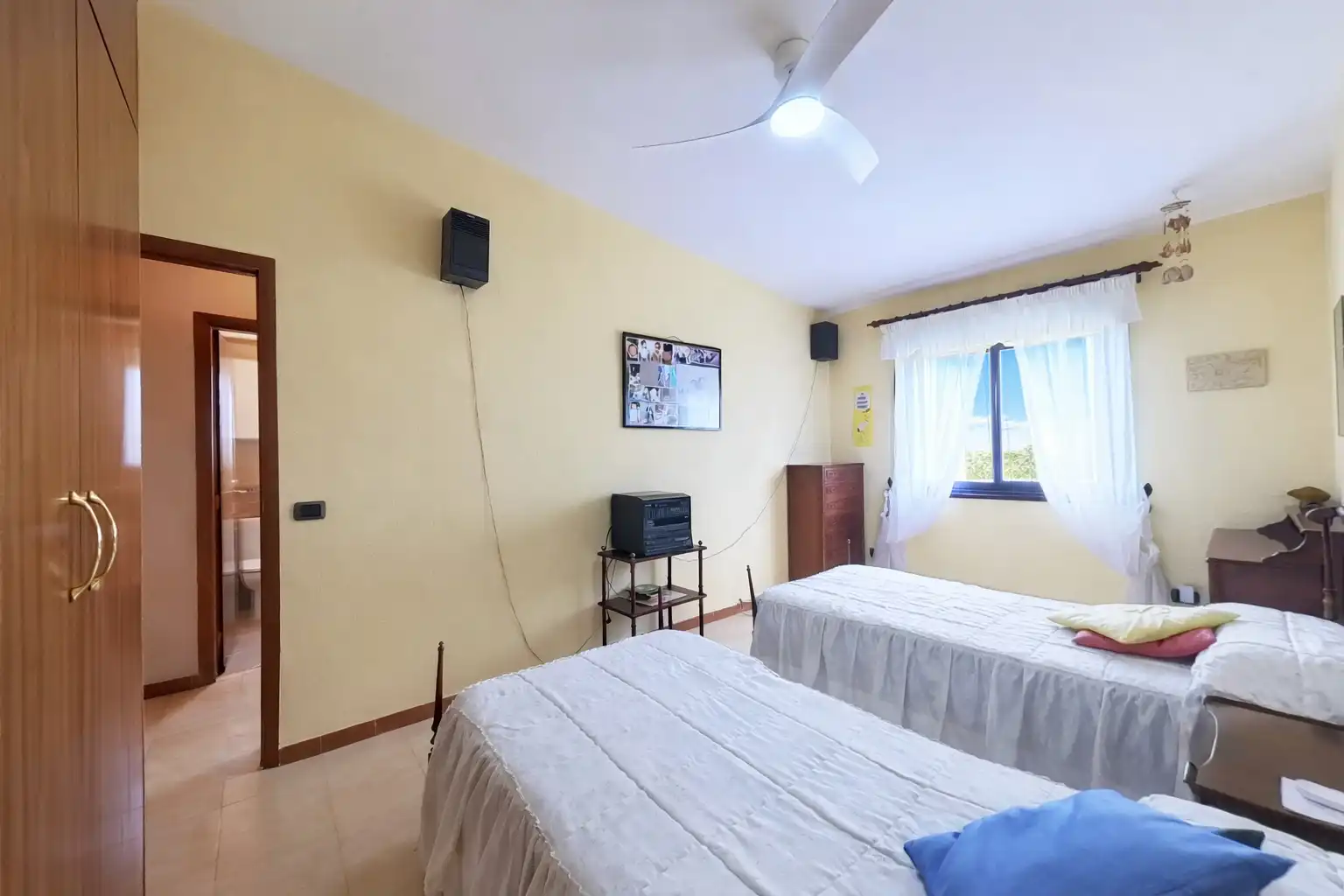 Schlafzimmer von Einfamilien-Reihenhaus zum Verkauf in Adeje mit Privatgarten, Terrasse und Möbliert