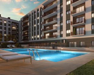 Piscina de Pis en venda en Terrassa amb Aire condicionat, Calefacció i Jardí privat