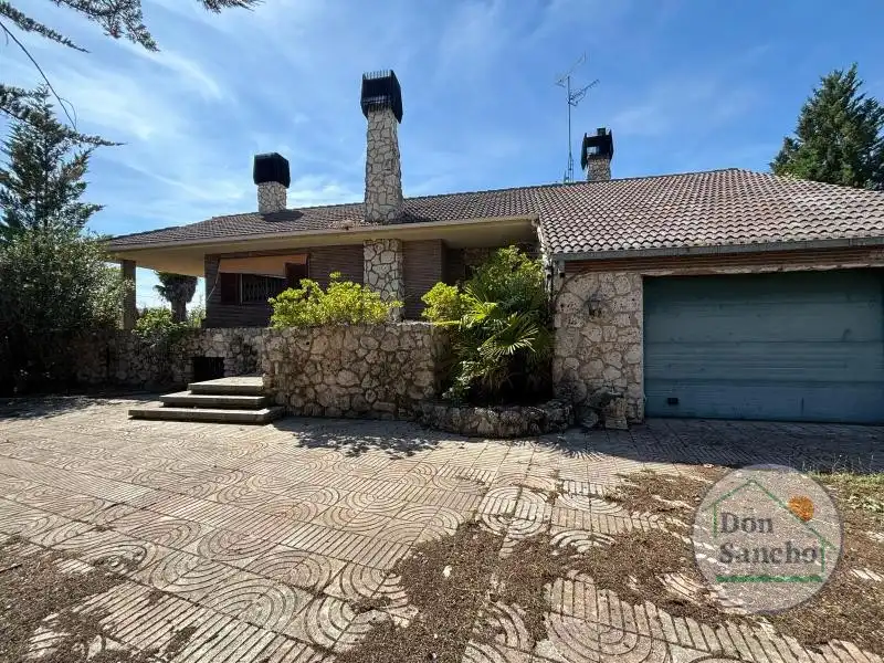 Vista exterior de Casa o chalet en venta en Simancas con Trastero y Piscina