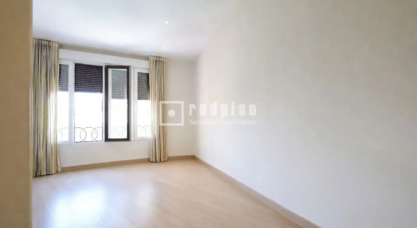 Habitación de Piso de alquiler en Madrid con Aire acondicionado y Calefacción