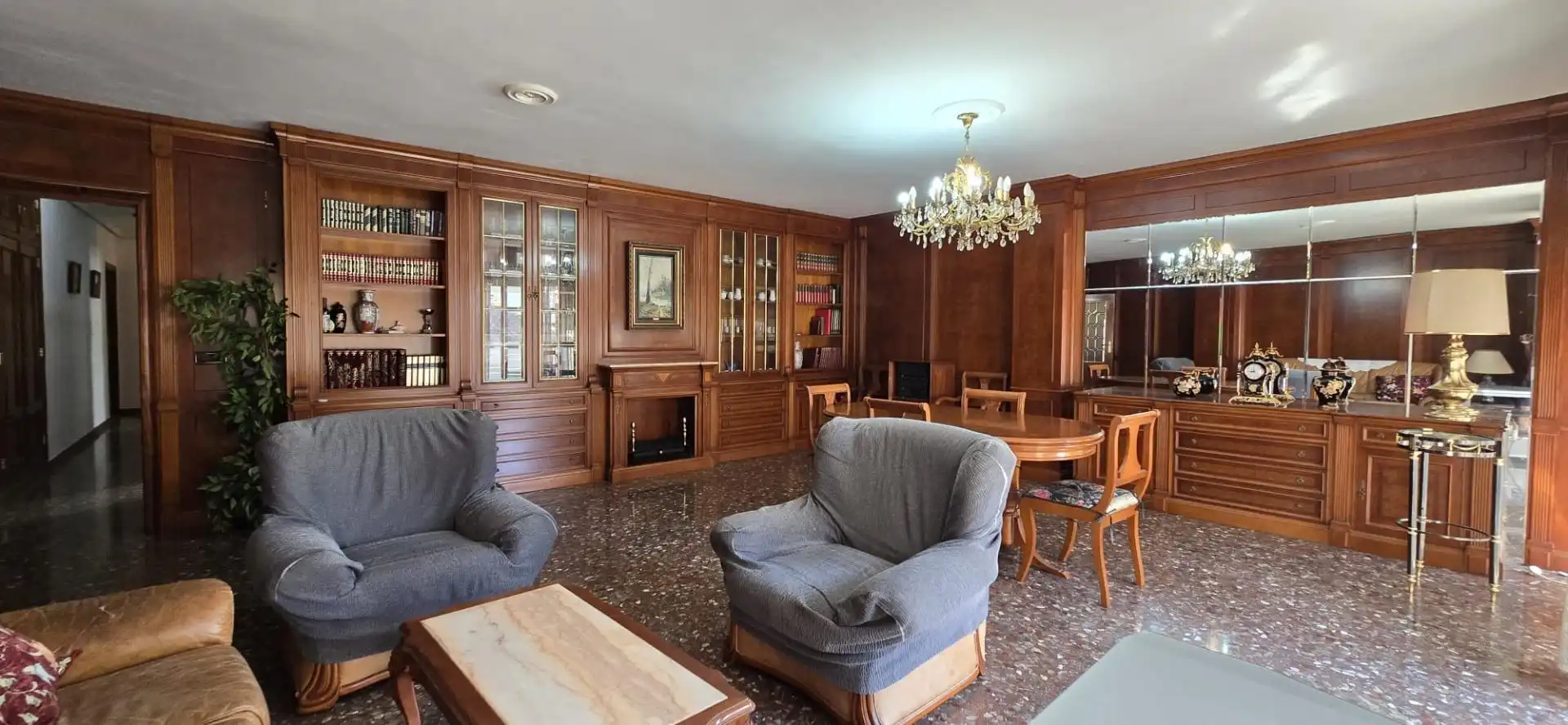 Flat with terrace for sale in Casco Antiguo