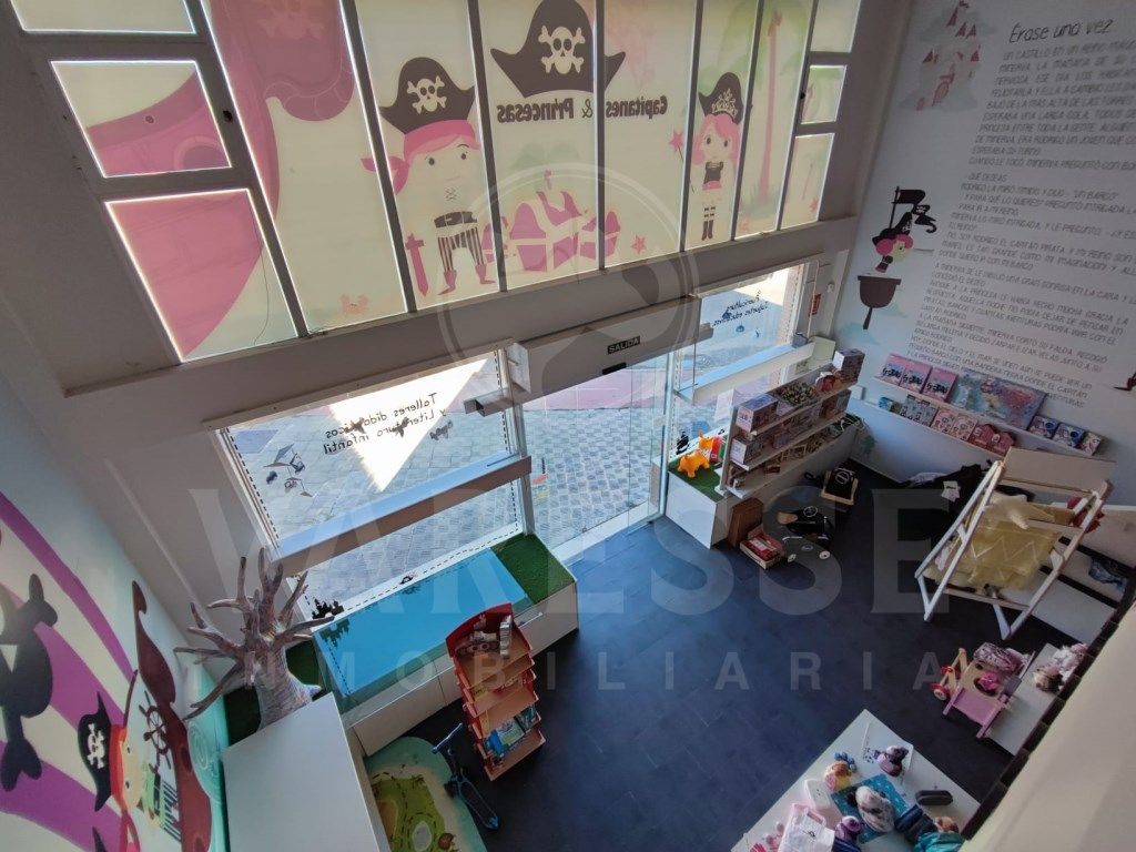 Premises for sale in Colegio Europa