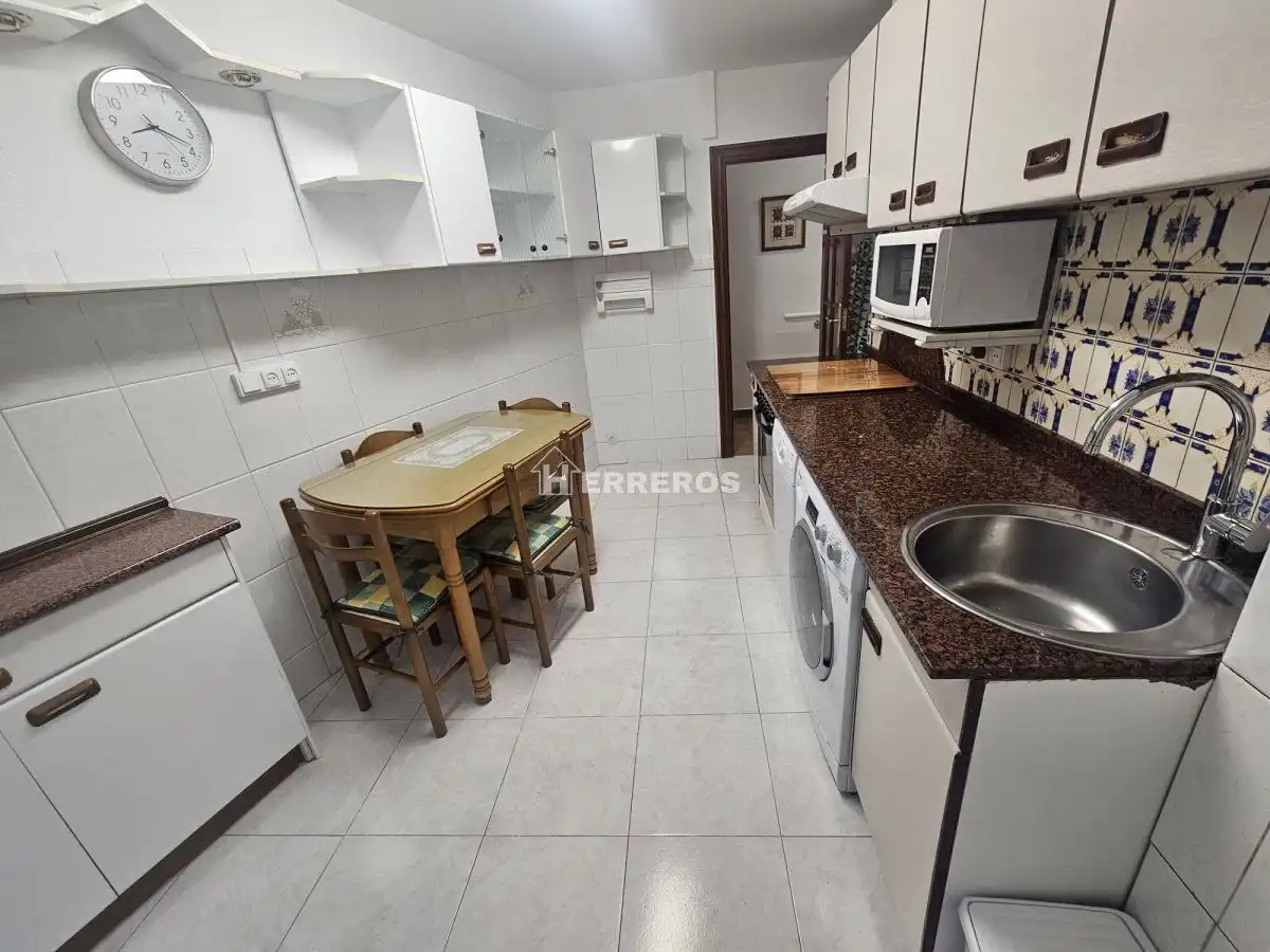 Cuina de Pis en venda en  Logroño amb Calefacció i Balcó