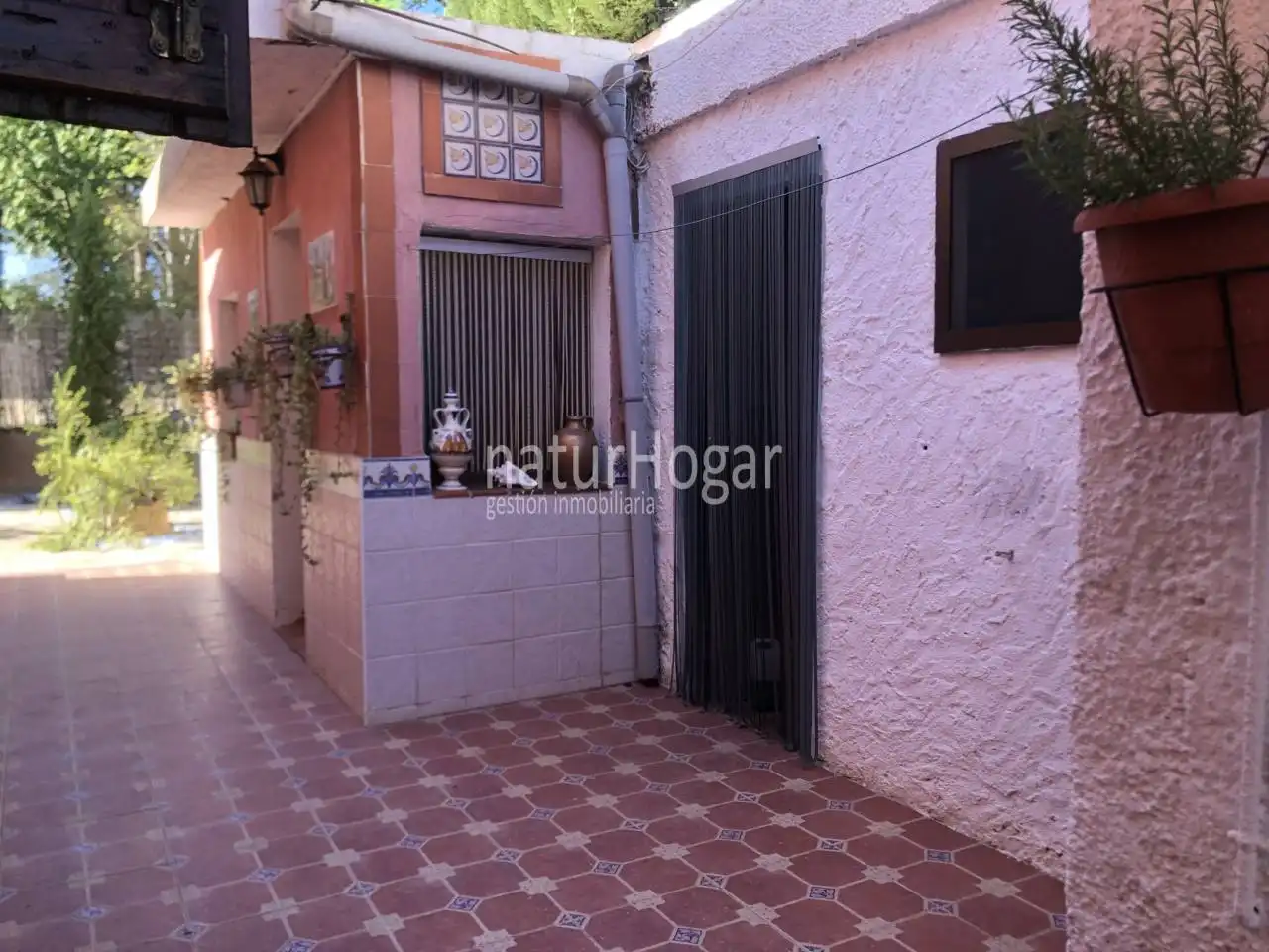 Vista exterior de Casa o xalet de lloguer en Paterna amb Aire condicionat, Calefacció i Jardí privat