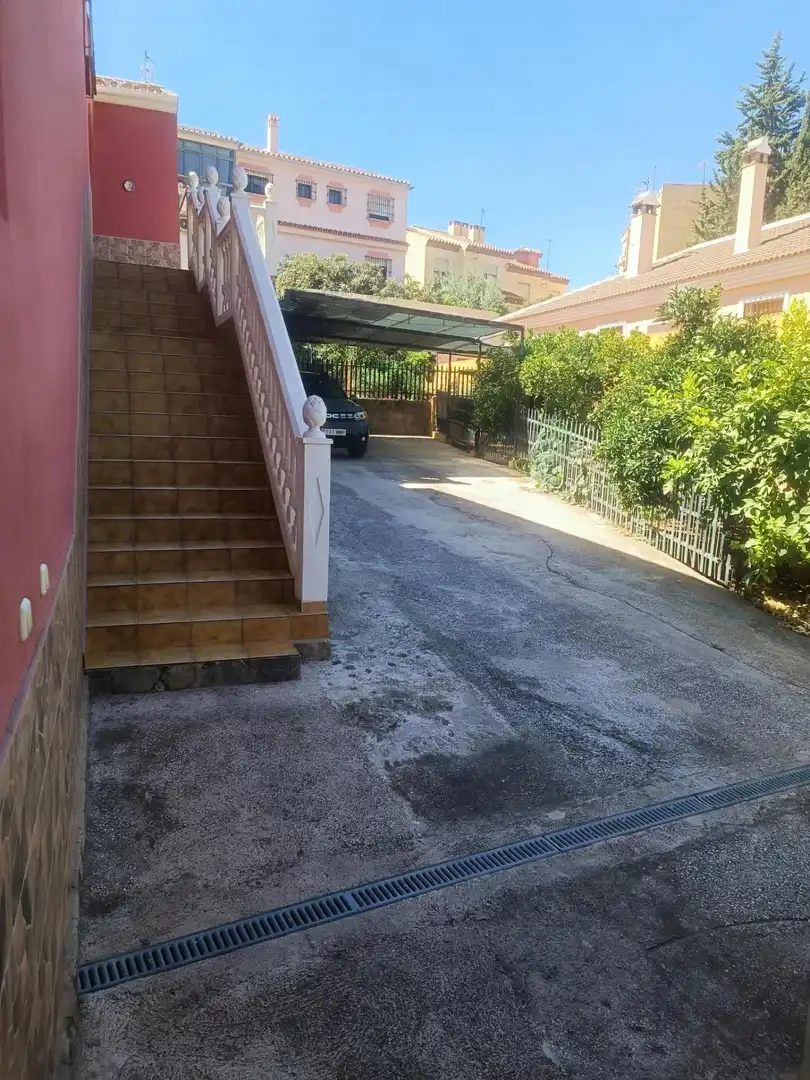 Parking de Casa o chalet en venta en Málaga con Aire acondicionado, Jardín privado y Terraza