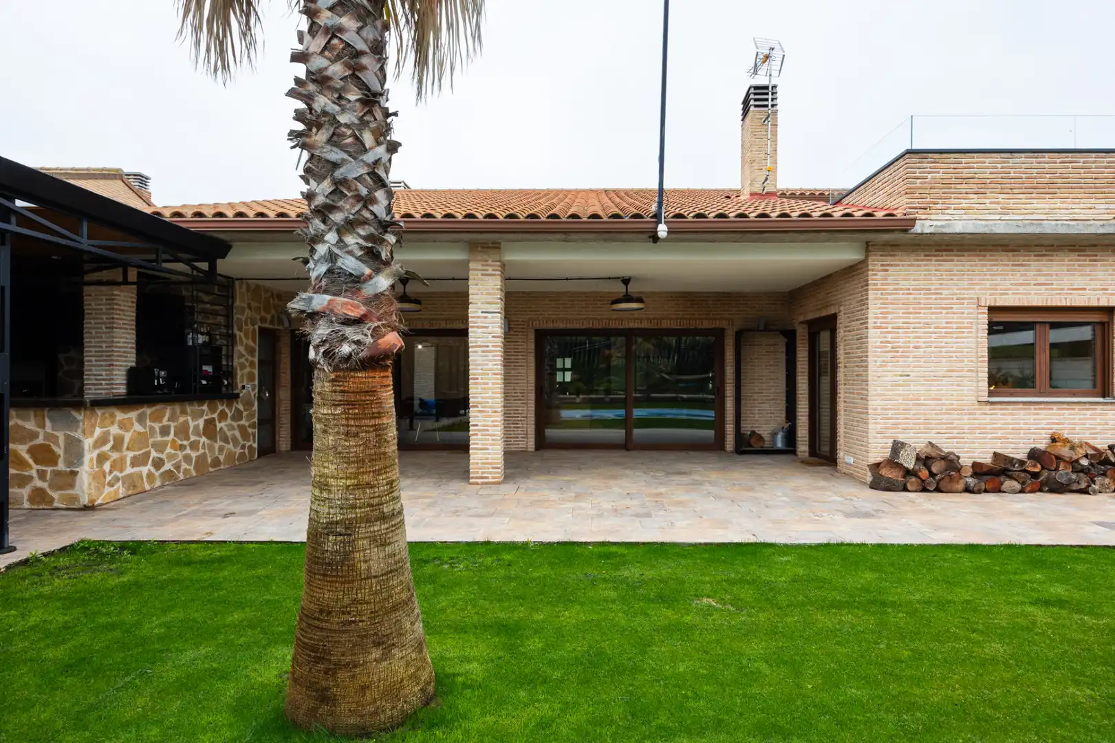 Vista exterior de Casa o chalet en venta en Layos con Aire acondicionado, Calefacción y Jardín privado