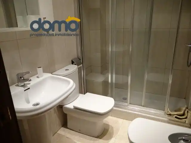 Badezimmer von Wohnung zur untervermieten in Granada mit Heizung, Möbliert und Waschmaschine