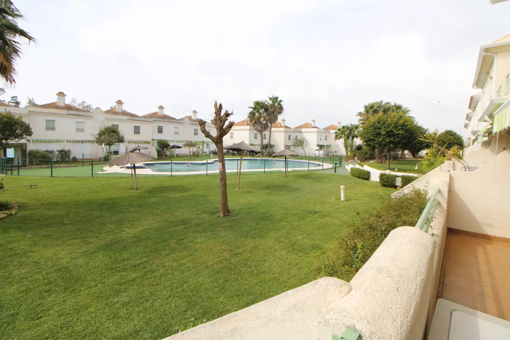 Jardí de Casa adosada en venda en El Portil amb Calefacció, Terrassa i Forn