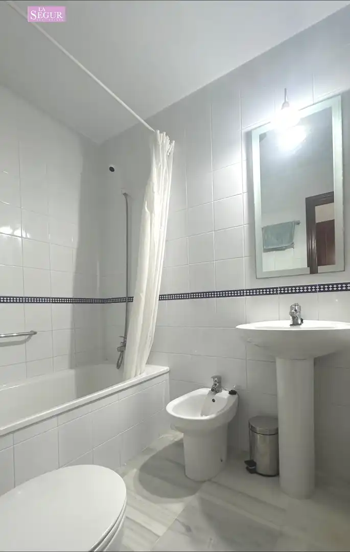 Bany de Pis en venda en Conil de la Frontera amb Terrassa i Moblat