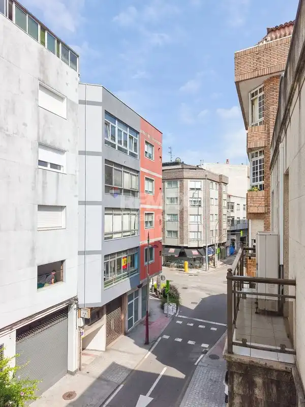 Vista exterior de Pis en venda en Vigo  amb Calefacció, Parquet i Terrassa