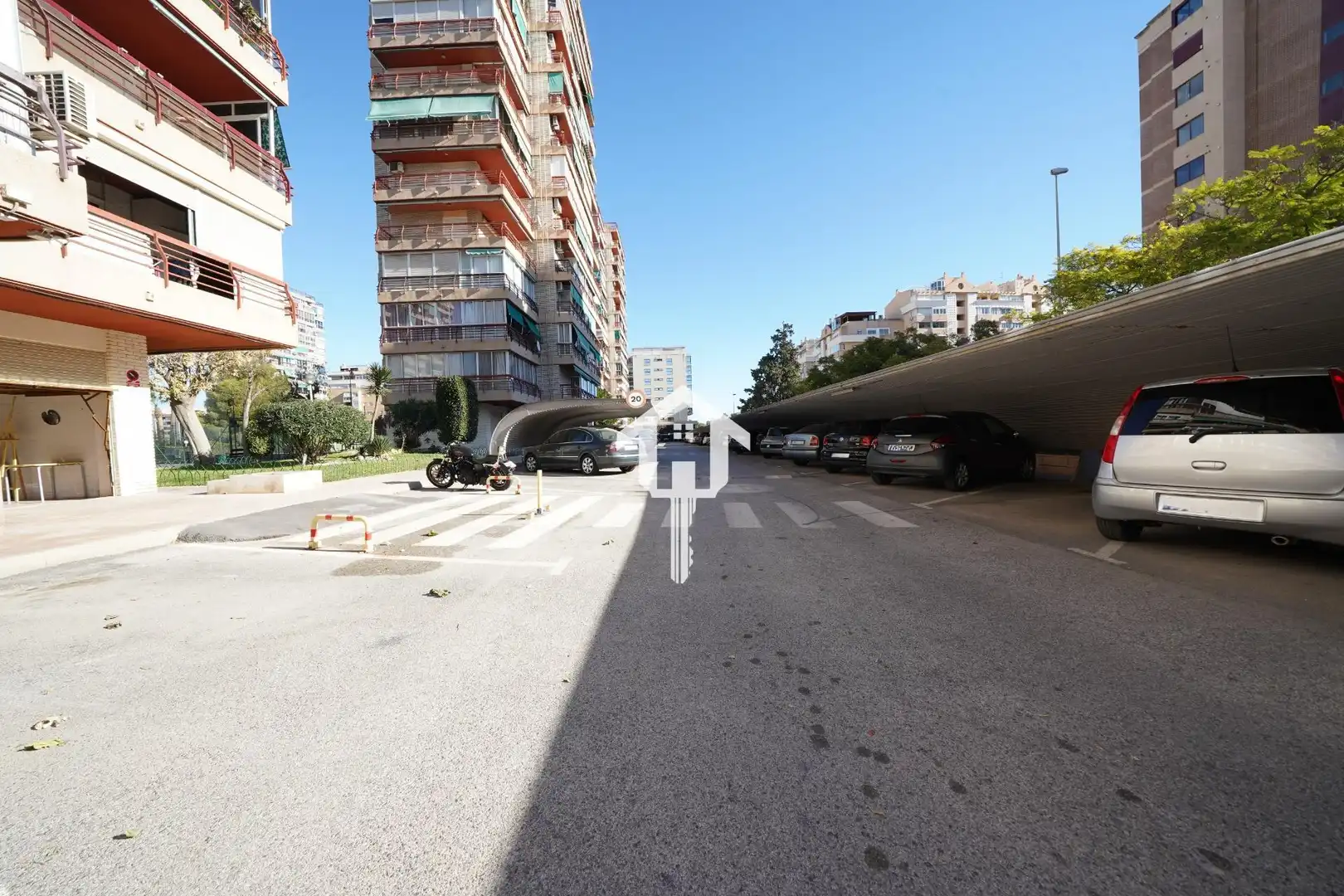 Vista exterior de Pis en venda en Alicante / Alacant amb Terrassa, Moblat i Piscina comunitària