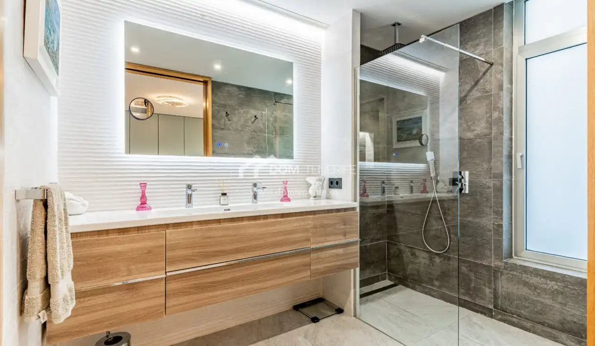 Baño de Casa o chalet en venta en Arona con Terraza y Piscina
