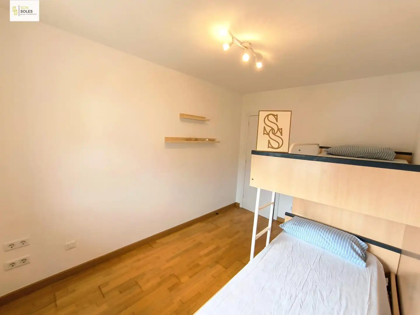 Bedroom of Detached homes for sale in Santiurde de Toranzo  with Heating, Private garden and Parquet flooring