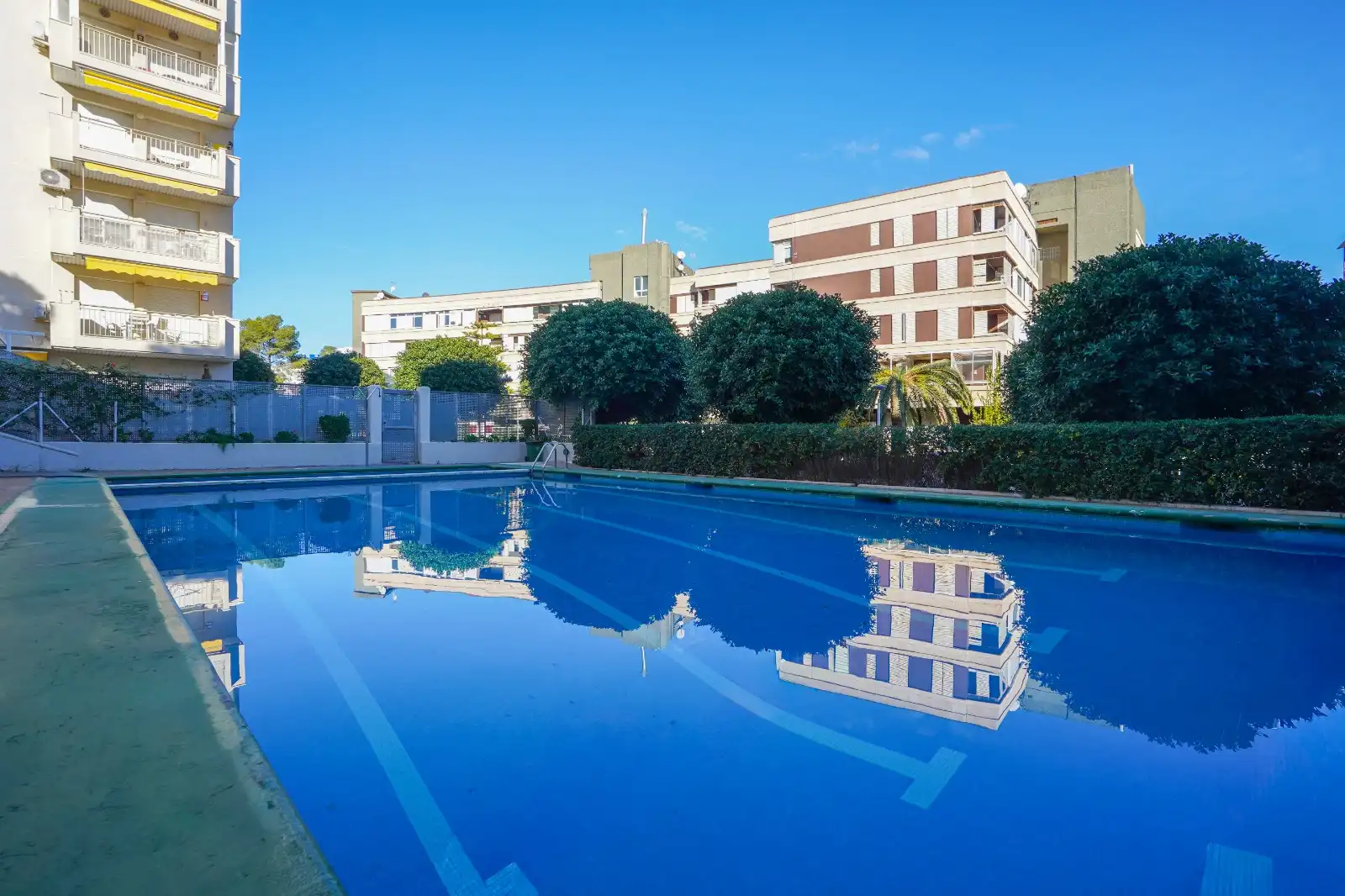 Appartement compact avec terrasse à vendre à Carrer del Vendrell 8