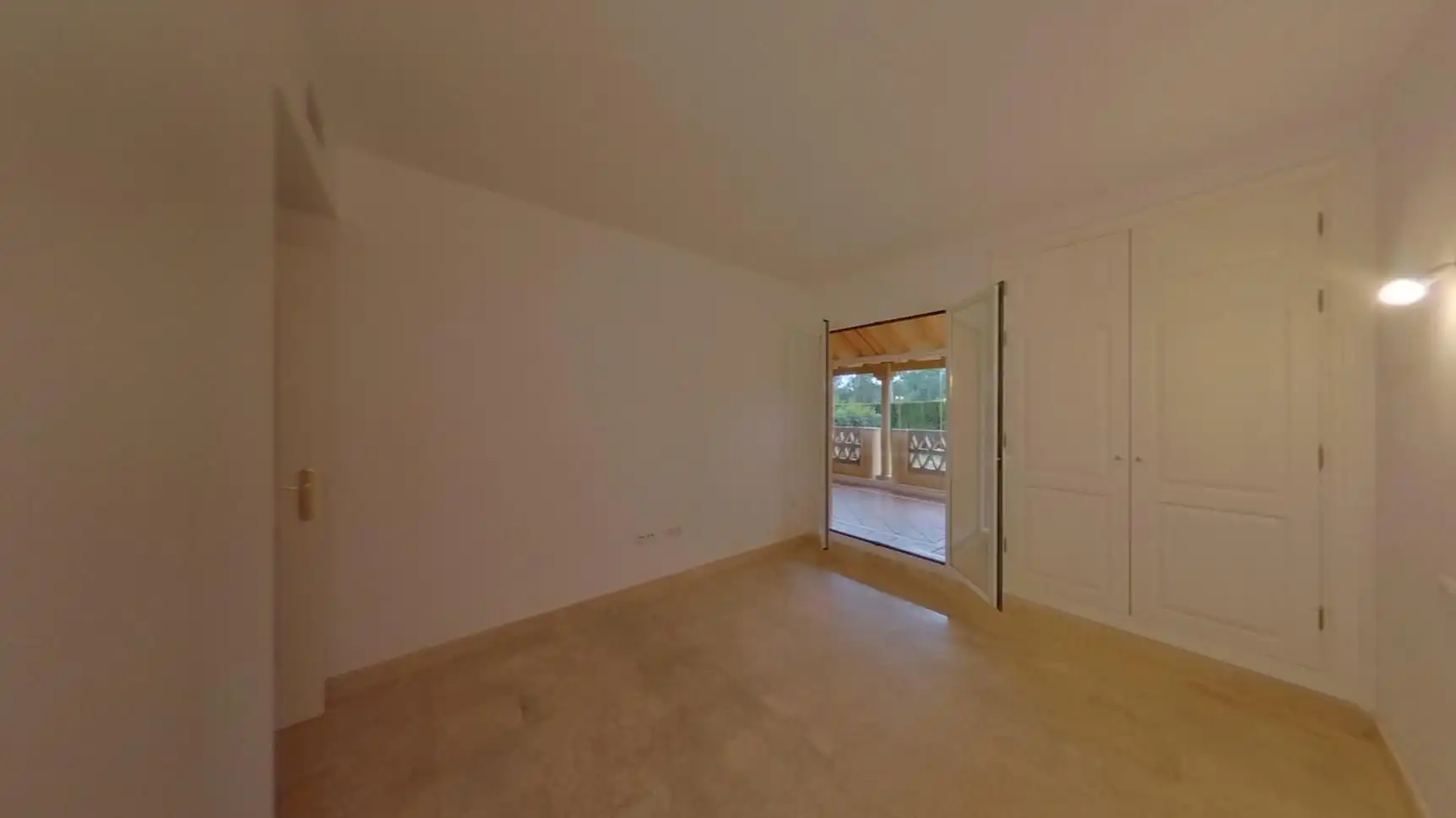 Bedroom of Flat for sale in Marbella