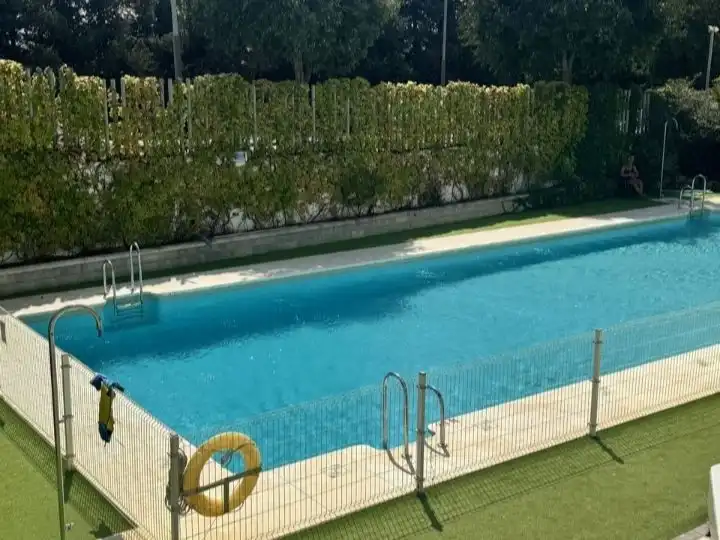 Piscina de Piso para compartir en San Enrique - Guadiaro -  Pueblo Nuevo