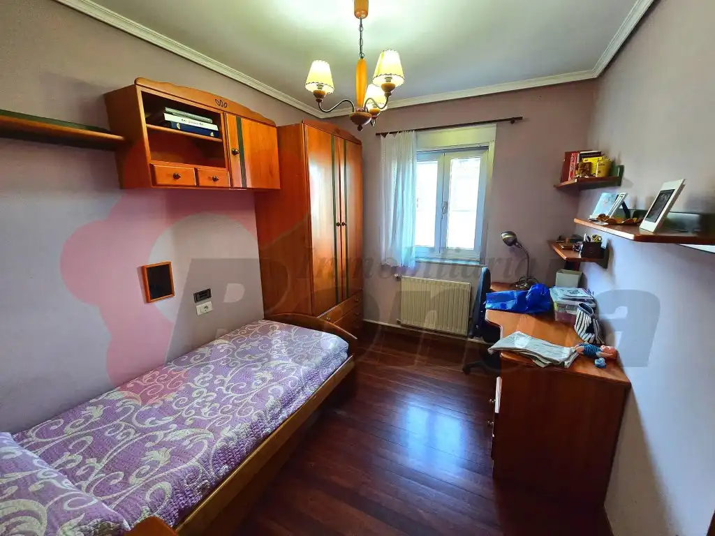 Bedroom of Flat for sale in Lugo  with Furnished