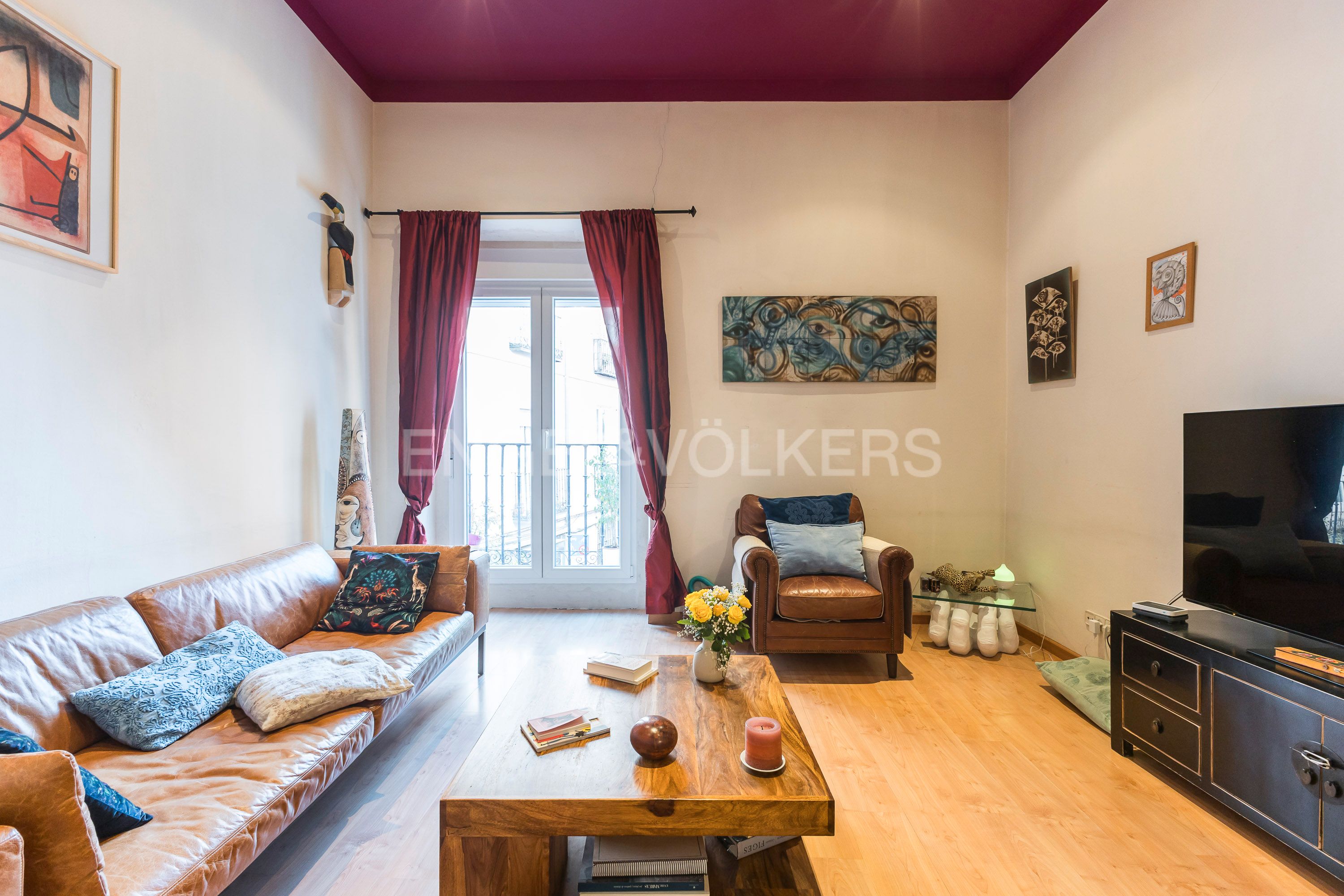 Living room of Flat for sale in  Madrid Capital  with Heating and Balcony