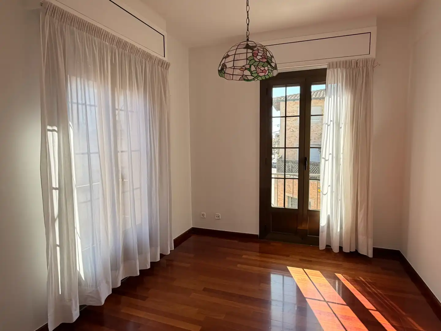 Living room of Flat for rent in Les Borges Blanques  with Air Conditioner, Heating and Parquet flooring
