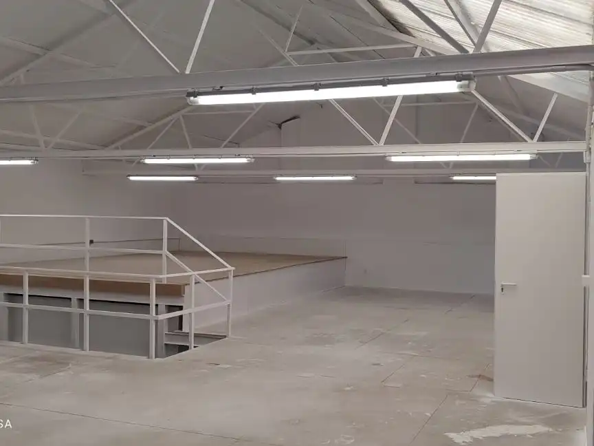 Nave industrial en alquiler en Calle de la Duquesa de Tamames 36, imagen 2