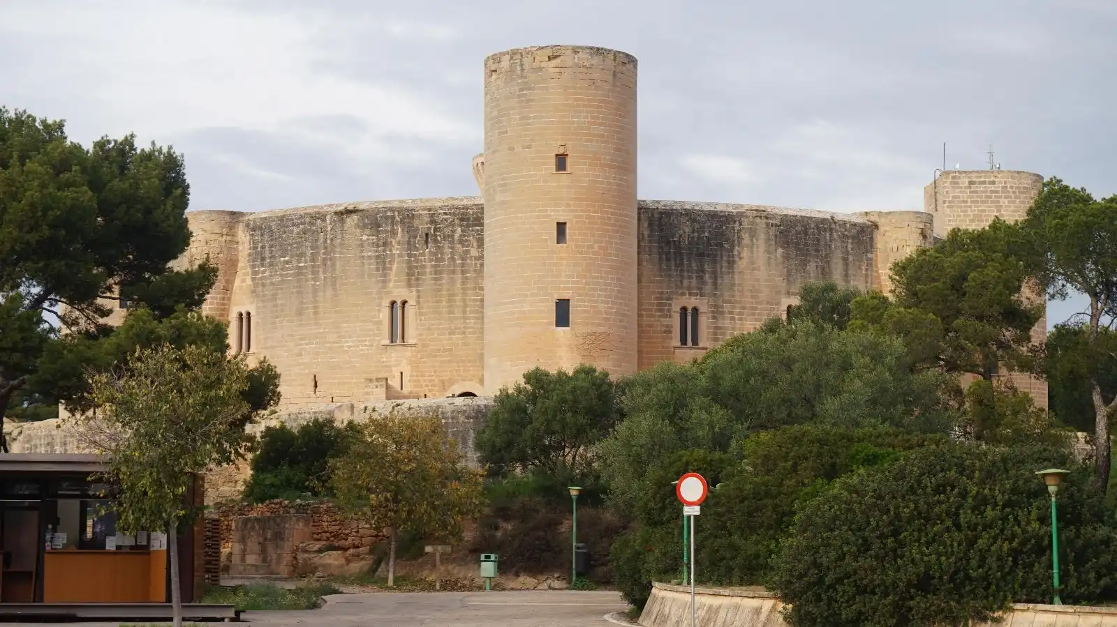 Vista exterior de Apartament en venda en  Palma de Mallorca amb Aire condicionat, Calefacció i Jardí privat