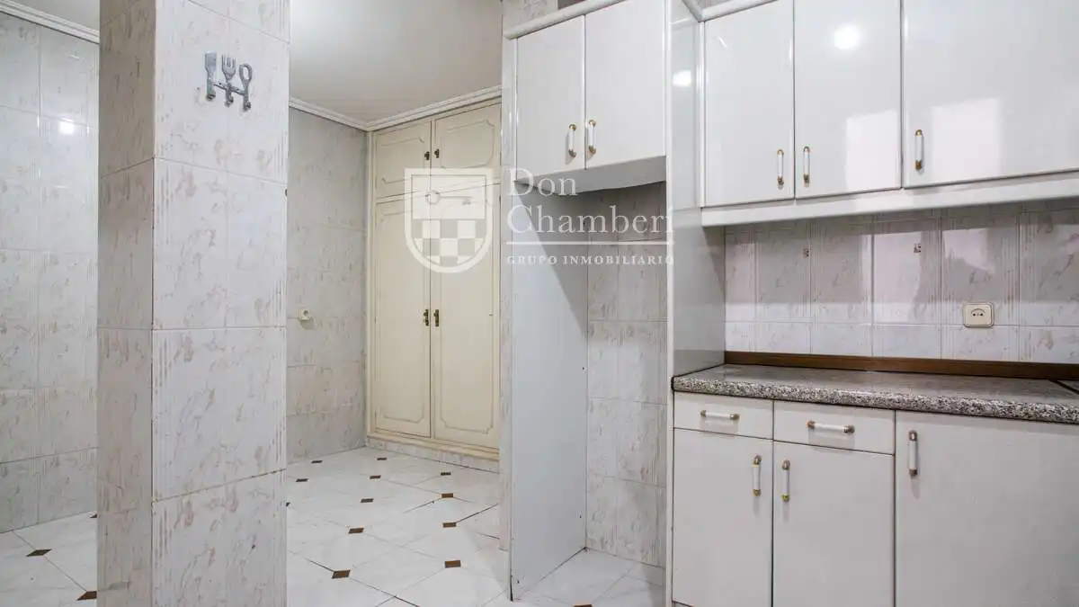 Kitchen of Flat for sale in Madrid  with Heating, Storage room and Balcony