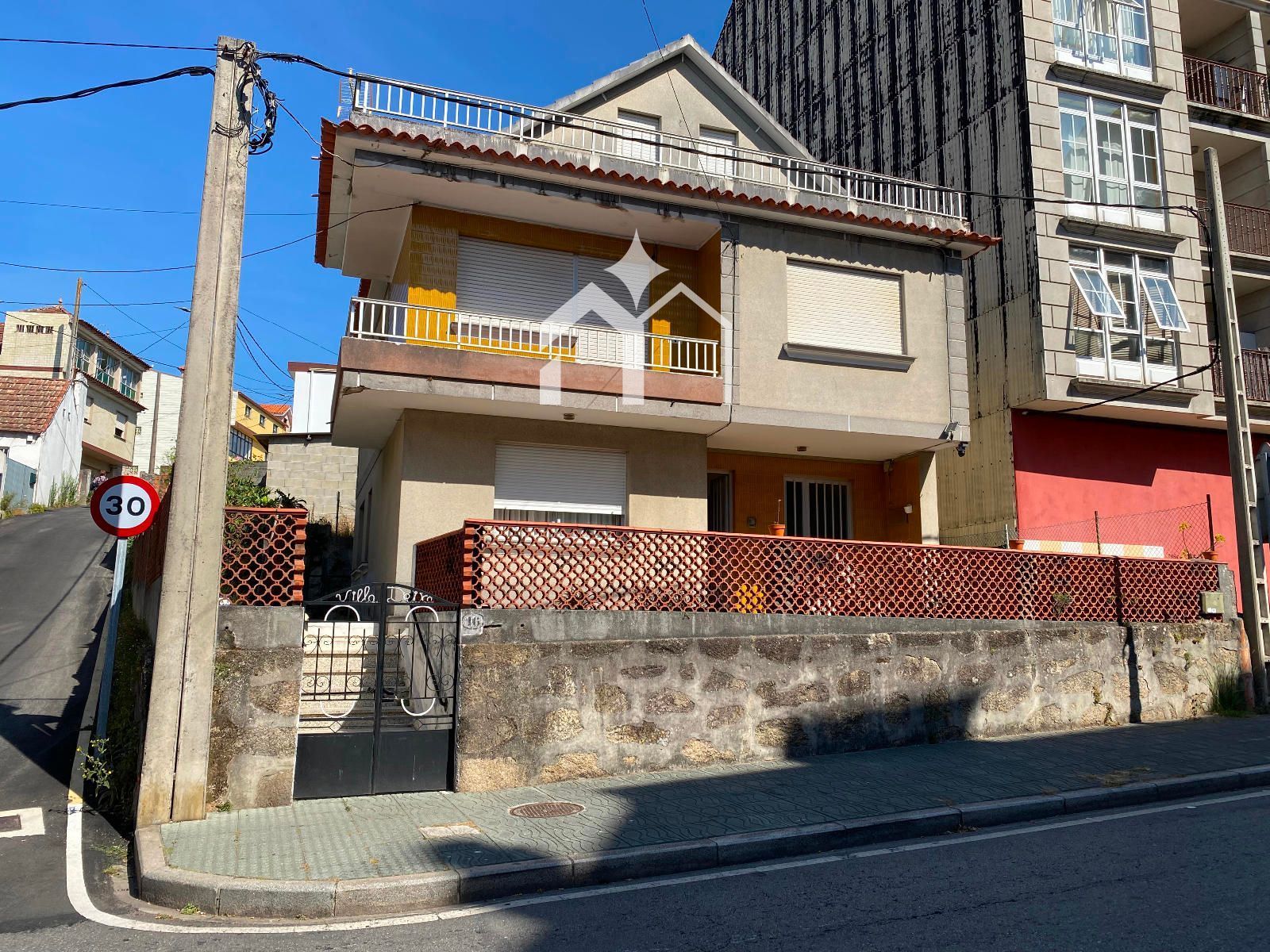 Vista exterior de Casa o xalet en venda en Moaña amb Calefacció, Parquet i Terrassa