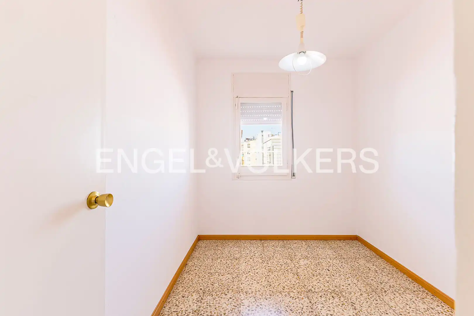 Piso en venta en Sant Boi de Llobregat con Calefacción, Terraza y Balcón