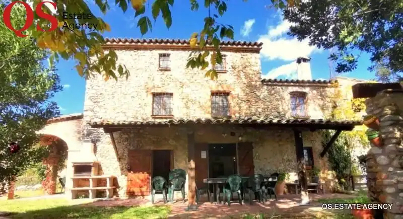 Finca rústica en venta en La Cellera de Ter con Aire acondicionado, Calefacción y Jardín privado