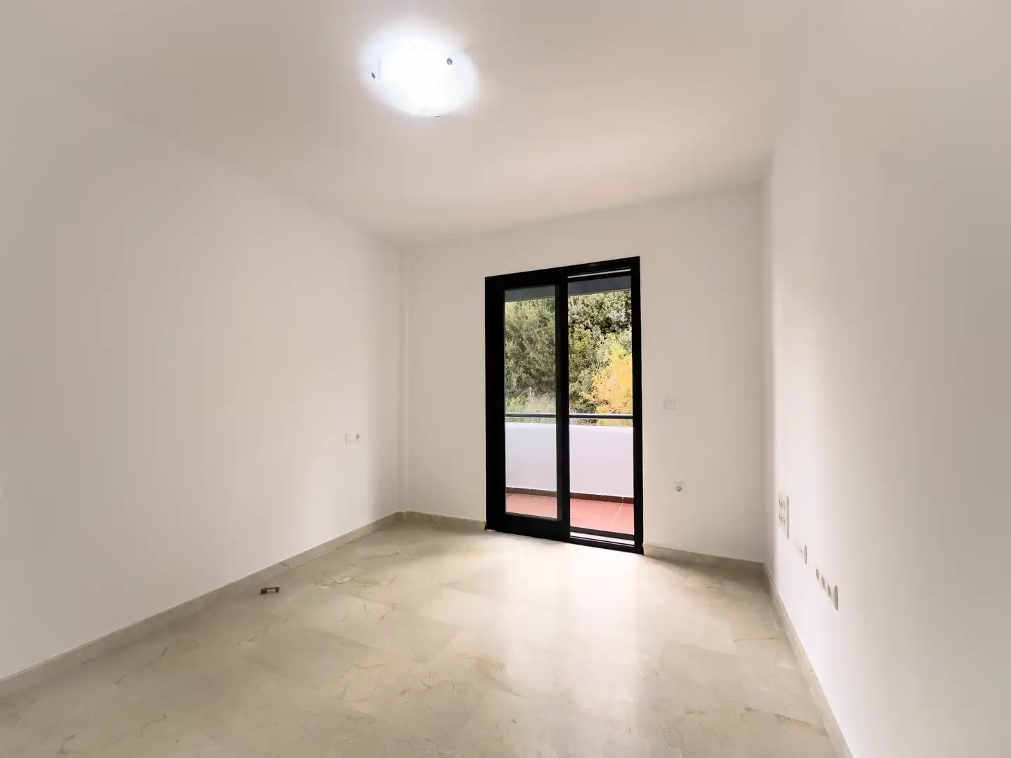 Schlafzimmer von Einfamilien-Reihenhaus zum Verkauf in Manilva mit Terrasse, Abstellraum und Schwimmbad