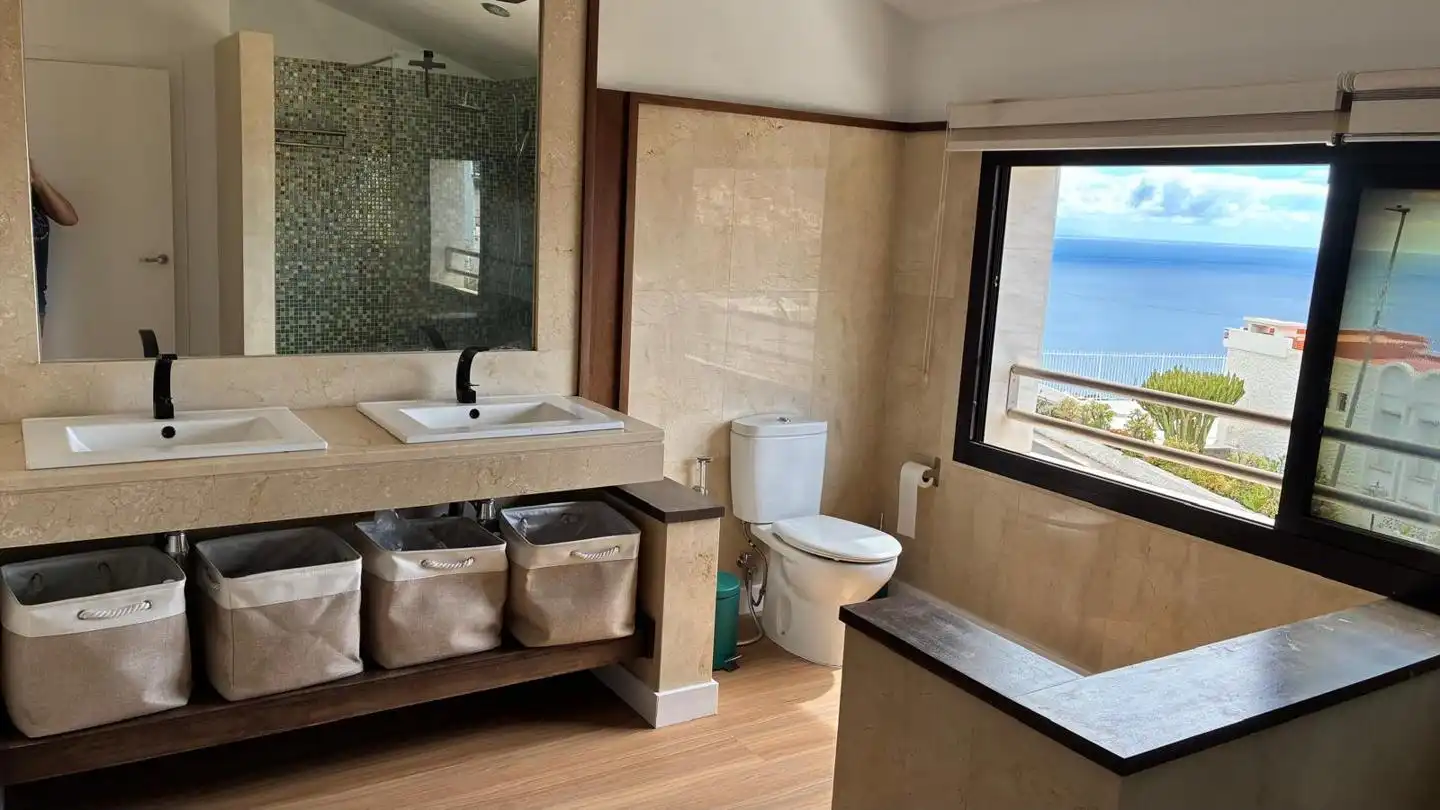 Bathroom of Duplexes for rent in Tabaiba