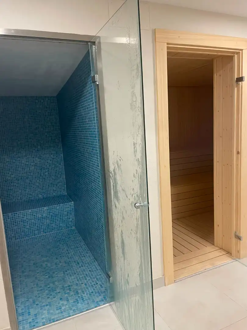 Baño de Piso en venta en Mijas con Aire acondicionado, Jardín privado y Terraza