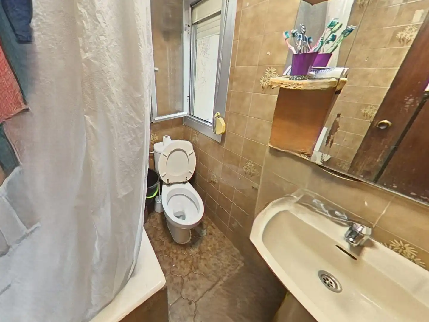 Bathroom of Flat for sale in Sabadell  with Heating