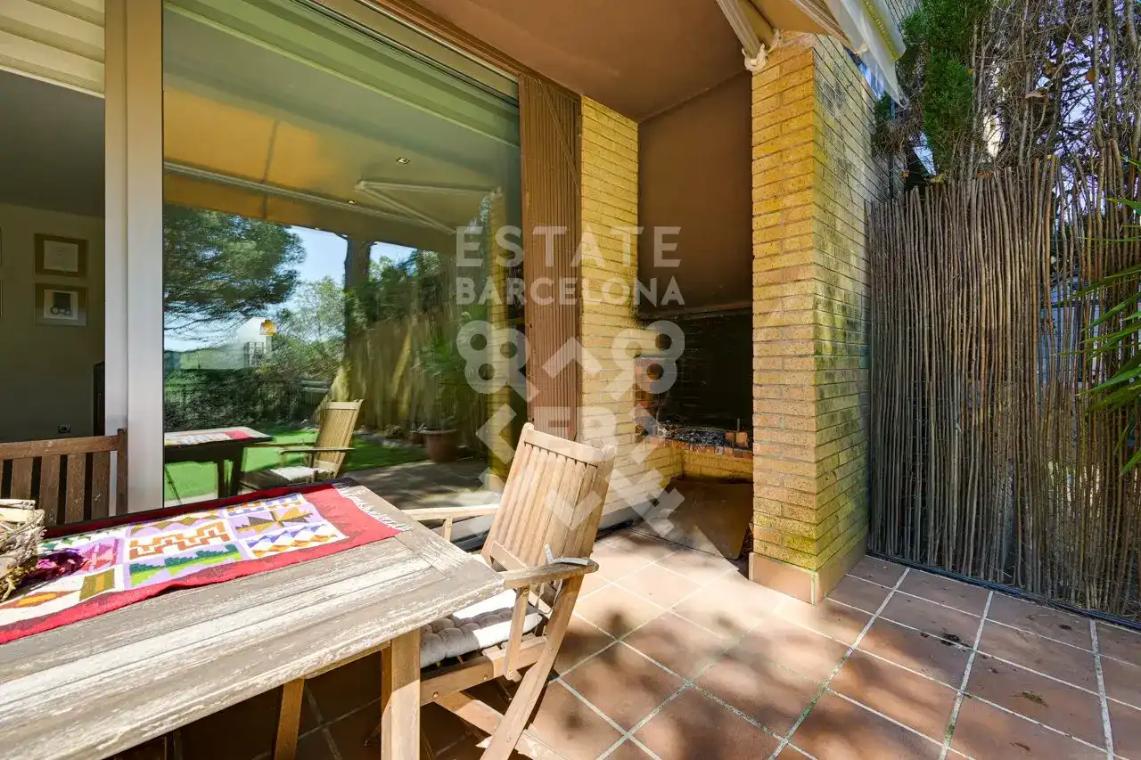 Garten von Einfamilien-Reihenhaus zum Verkauf in Mataró mit Klimaanlage, Heizung und Terrasse