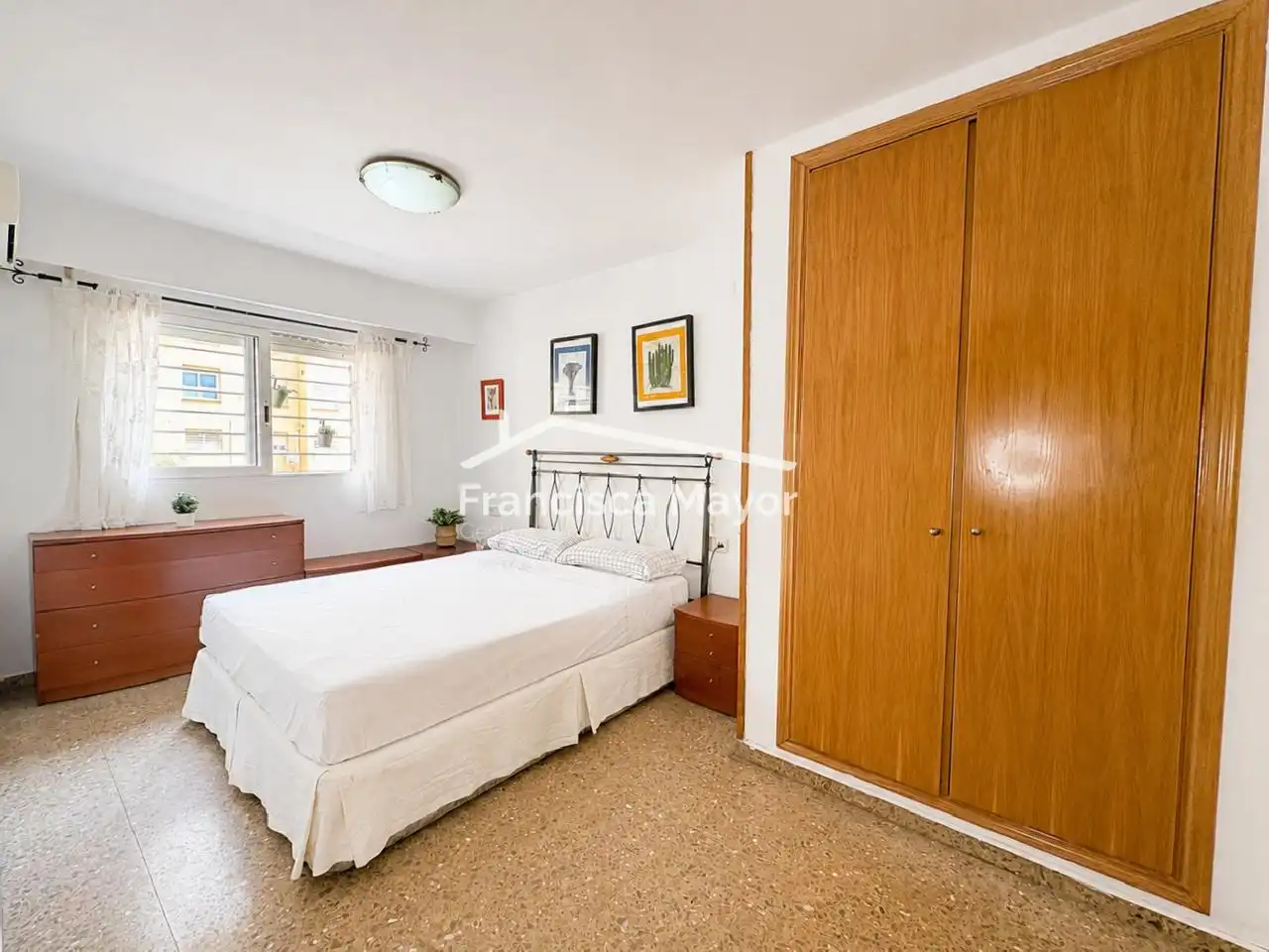 Schlafzimmer von Wohnung zum Verkauf in Valencia mit Klimaanlage, Möbliert und Alarm