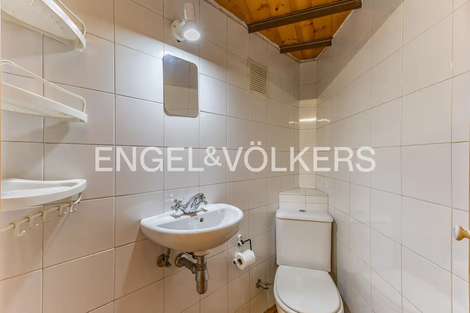 Bathroom of Apartments for sale in Sabadell  with Air Conditioner and Heating