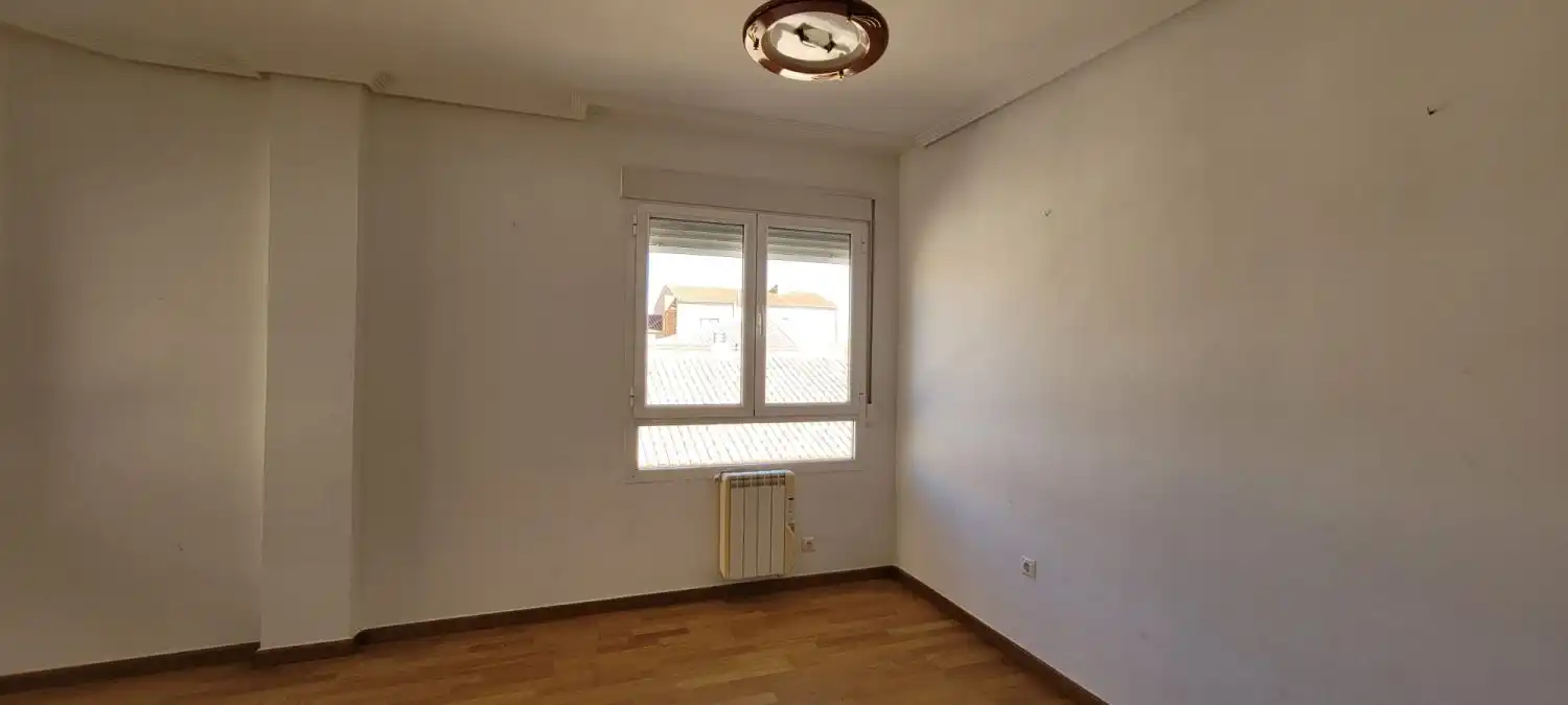 Habitación de Piso en venta en Balazote con Calefacción, Parquet y Trastero
