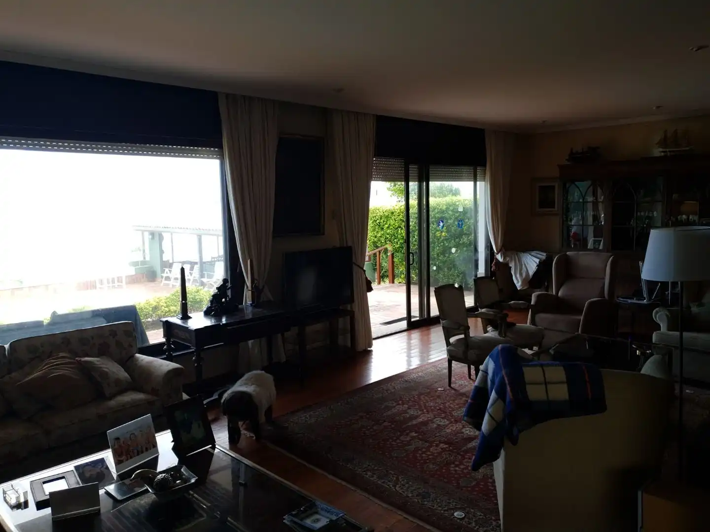 Sala d'estar de Casa o xalet en venda en Vigo  amb Calefacció, Jardí privat i Parquet