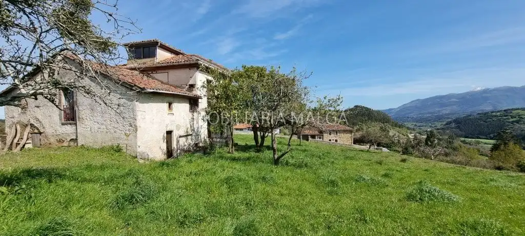 Casa o xalet en venda en Colunga amb Jardí privat i Traster
